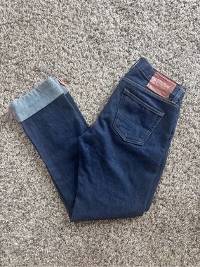 Jean Shop Bowie Slims size 28 Dark Wash Rolled Cuff Jeans - Blue
